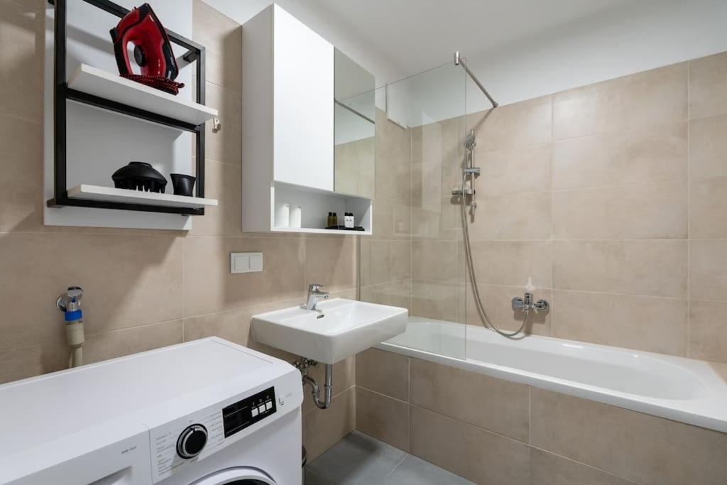 1Br Haven With Swift City Access By Hm เวียนนา ภายนอก รูปภาพ